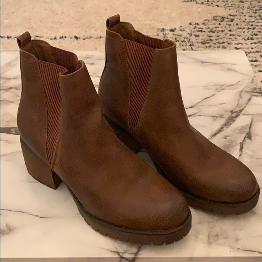 MIA Brown Chelsea Boots - size 10. - Picture 1 of 3
